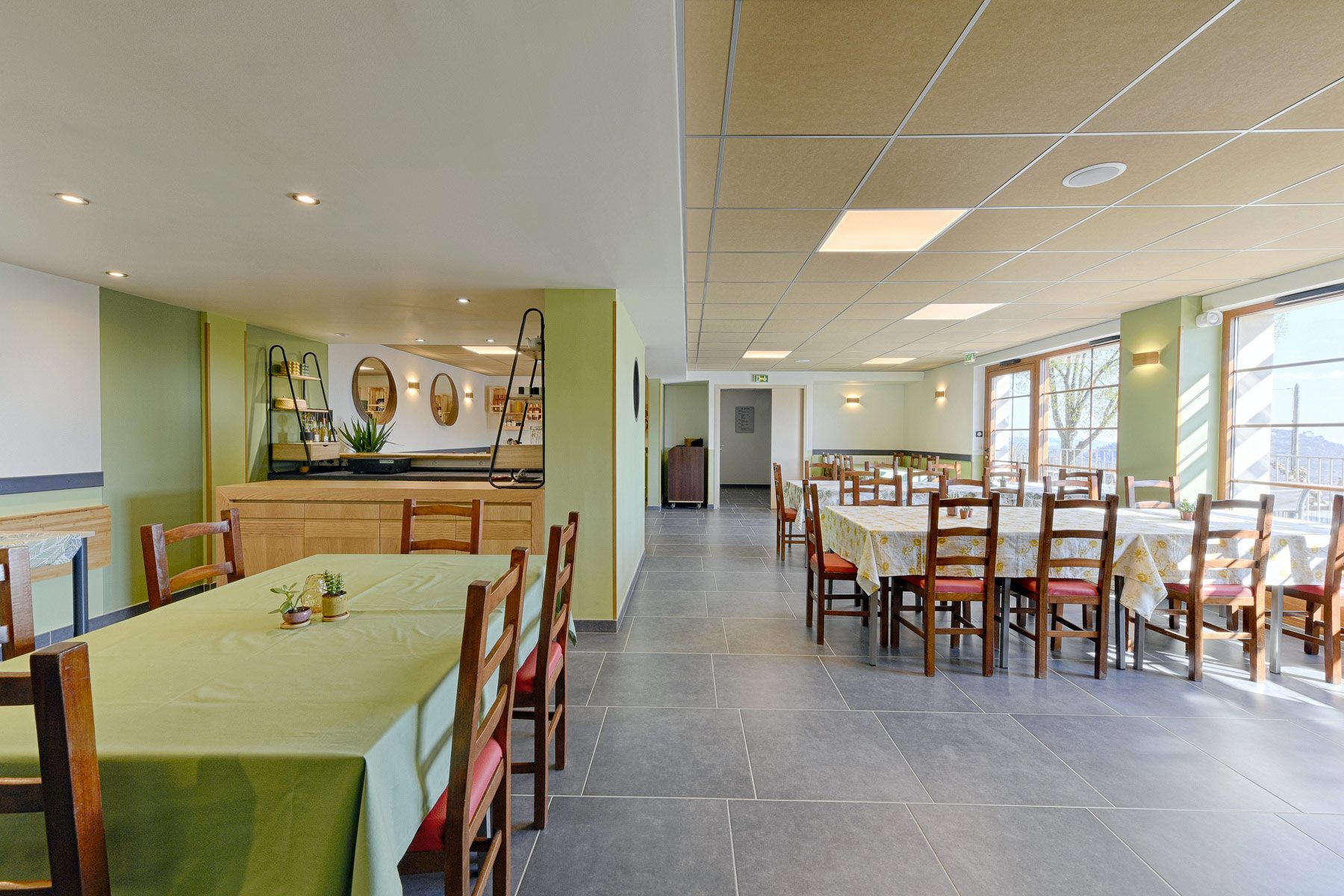 Bar / Salle à manger | Les Stelles